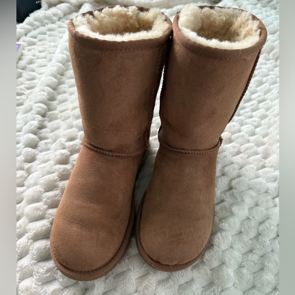 Size 7 chestnut UGG boots - Picture 1 of 6